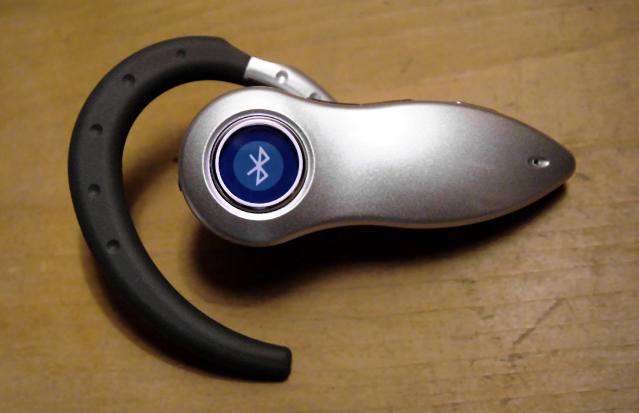 How does bluetooth work - illustrative image